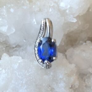 925 sterling silver pendant with natural diamond and blue Topaz gemstone